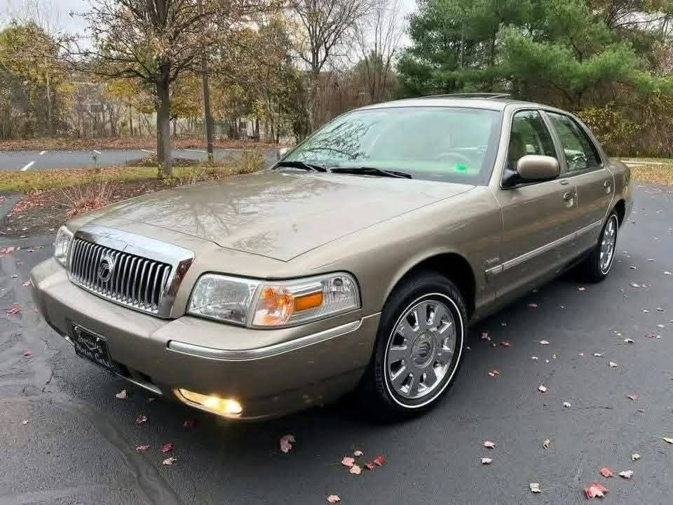 WhatsApp Image 2026-01-15 at 12.36.03 (1) 2006 Mercury Grand Marquis LS Ultimate - Image 1